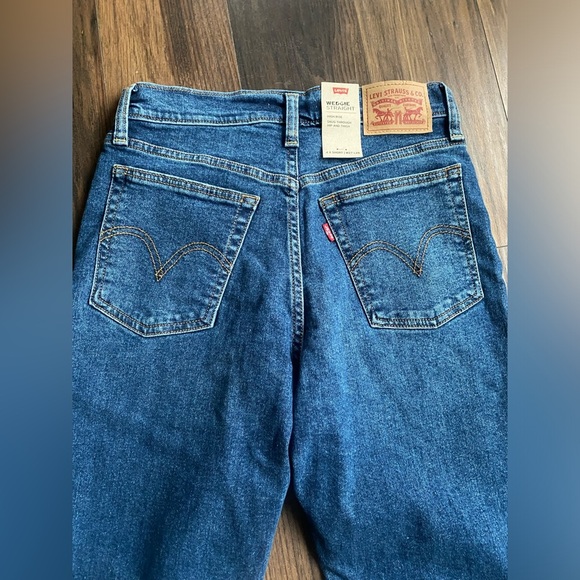 Levi’s Wedgie Straight - Picture 4 of 4